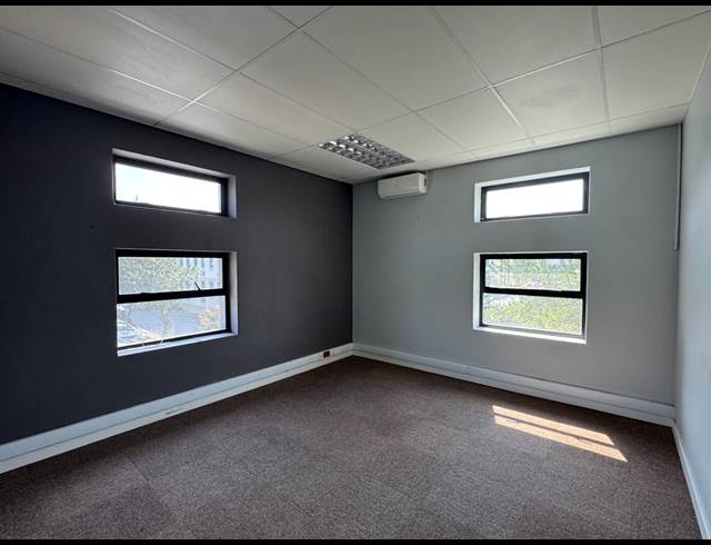470M² OFFICE TO LET IN WORCESTER CENTRAL